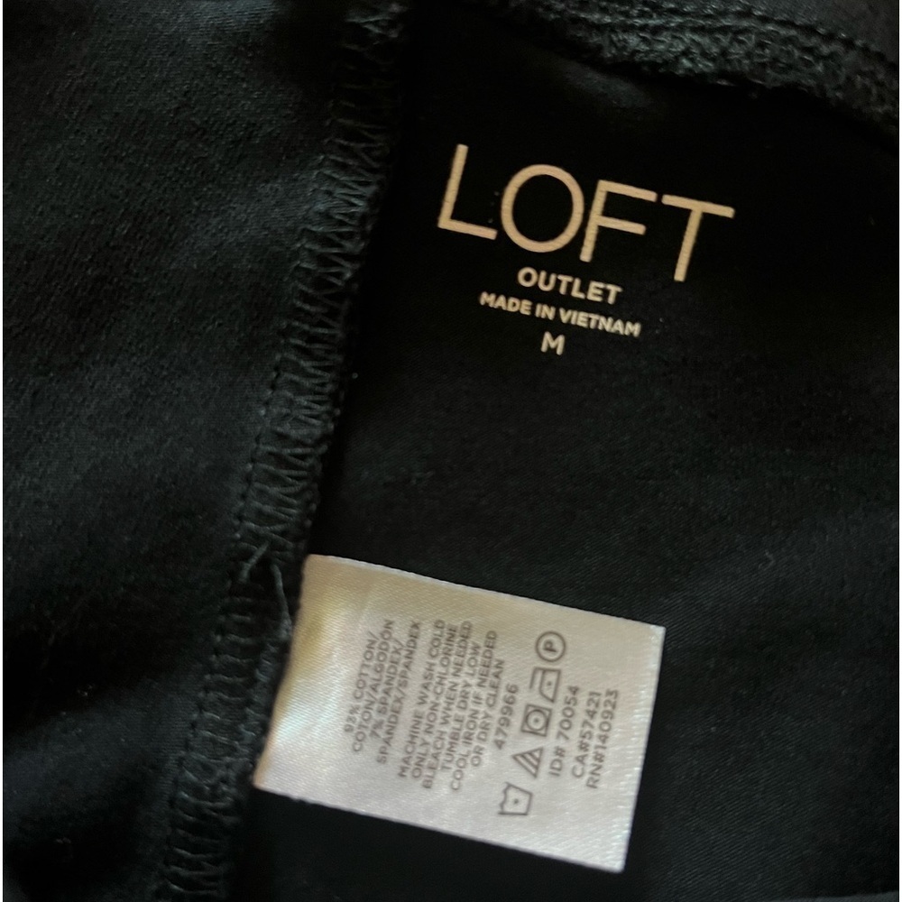 * SOLD * NWOT LOFT Black Leggings Women’s Medium - Picture 2 of 8